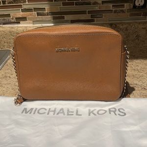 Brown Micheal Kors crossbody bag